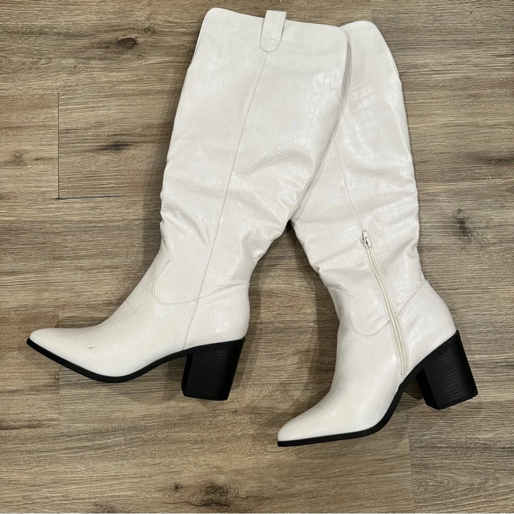 Journee Collection White Heeled Boots - Picture 6 of 10